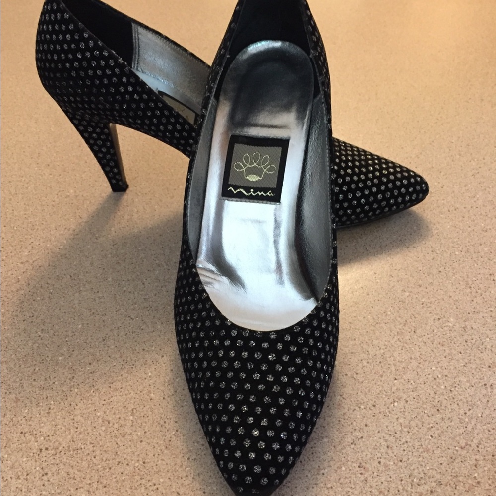 Nina Dress Shoes, Black Velveteen, Size 6M, Mint